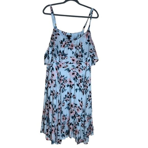 Torrid NWOT Women 1X Blue‎ Floral Cold Shoulder Handkerchief Dress w/Pockets - Picture 1 of 9